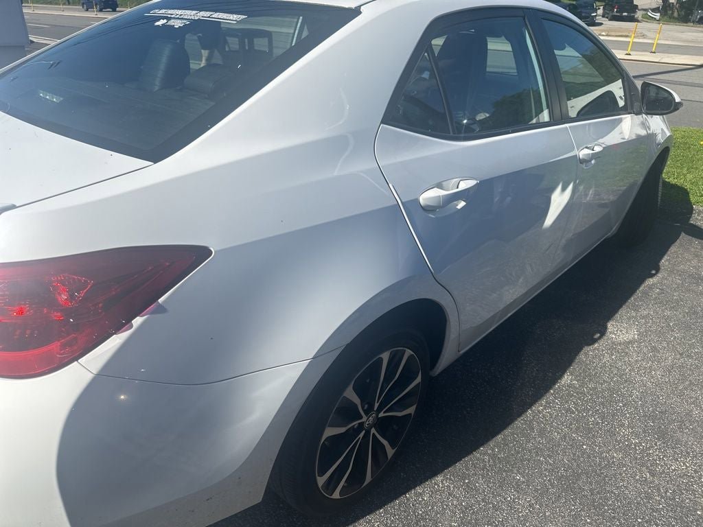 Used 2018 Toyota Corolla SE w/ SE Premium Package FWD image 7