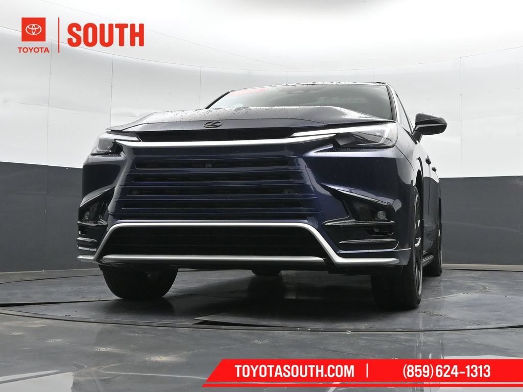 Used 2026 Lexus TX 500h AWD w/ Technology Package image 47