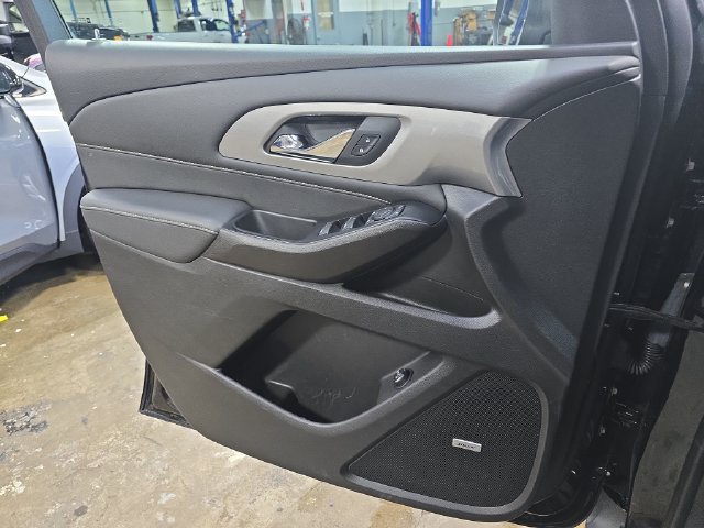 Used 2023 Chevrolet Traverse LT w/ LT Premium Package AWD/4WD image 31