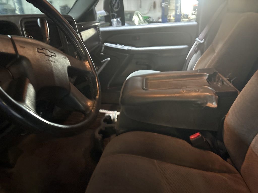 Used 2004 Chevrolet Silverado 2500 LS image 12