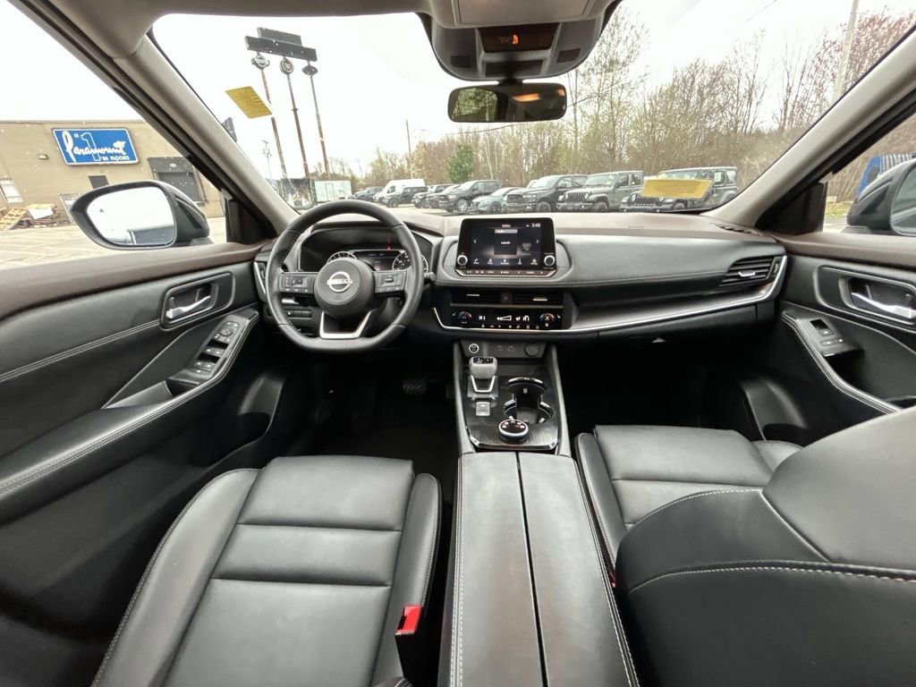 Certified 2023 Nissan Rogue SV w/ SV Premium B Package AWD/4WD image 18