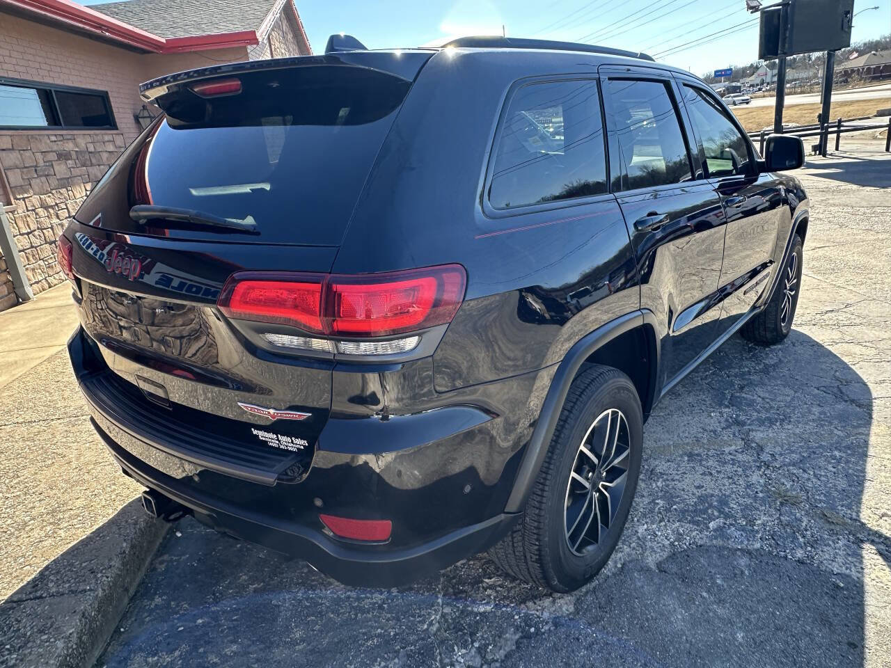 Used 2019 Jeep Grand Cherokee Trailhawk image 9