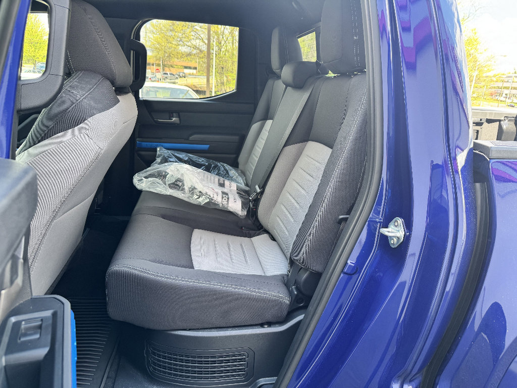 Used 2025 Toyota Tacoma TRD Sport AWD/4WD image 9