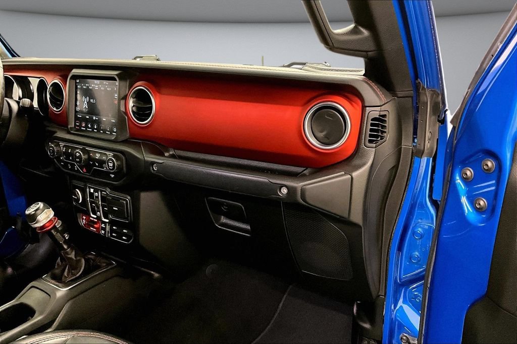 Used 2020 Jeep Gladiator Rubicon w/ Dual Top Group AWD/4WD image 27