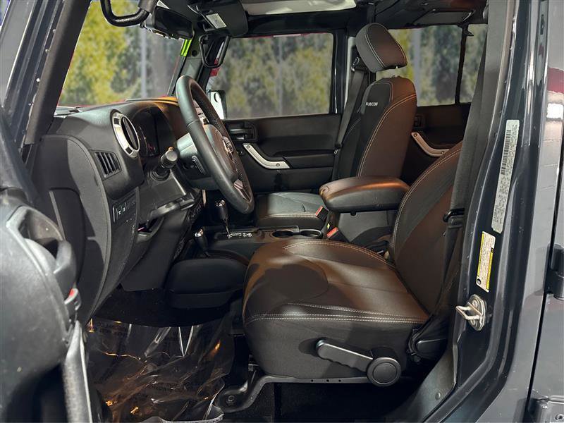 Used 2017 Jeep Wrangler Unlimited Rubicon w/ Max Tow Package image 9