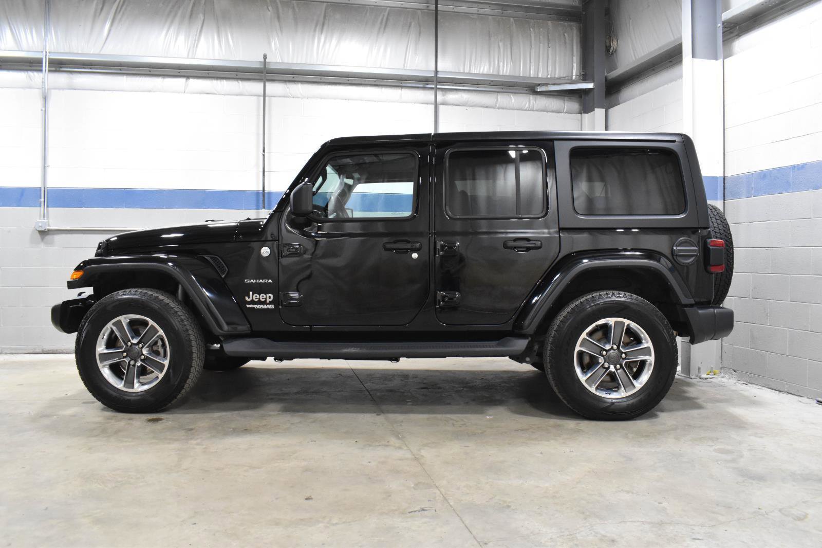 Used 2022 Jeep Wrangler Unlimited Sahara w/ LED Lighting Group image 21