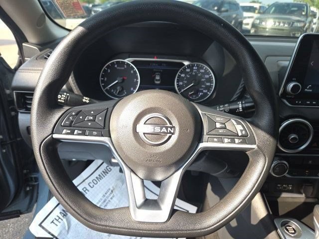 Used 2025 Nissan Sentra SV FWD image 16