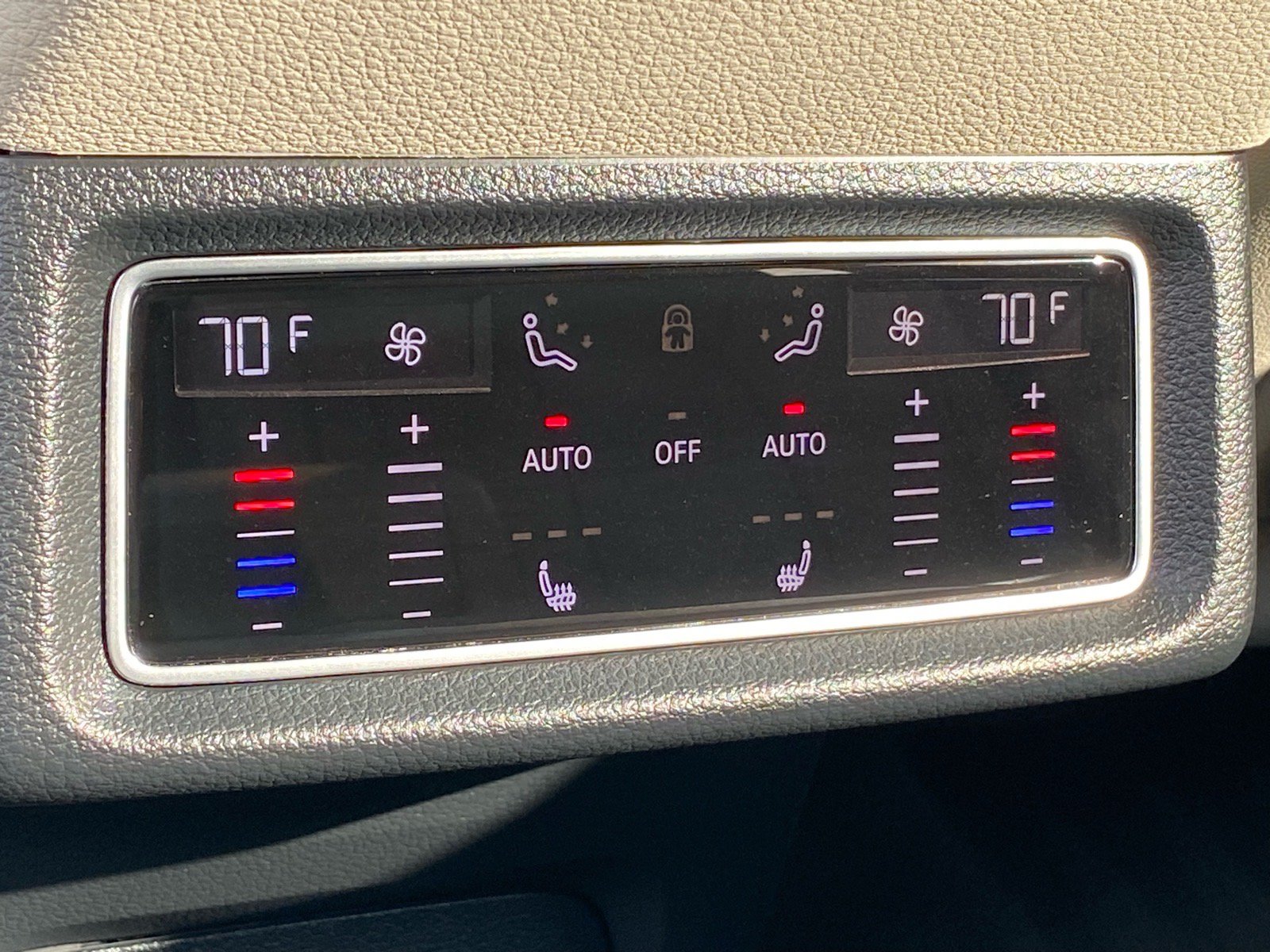 Used 2024 Audi Q8 e-tron Premium Plus w/ Premium Plus Package AWD/4WD image 22