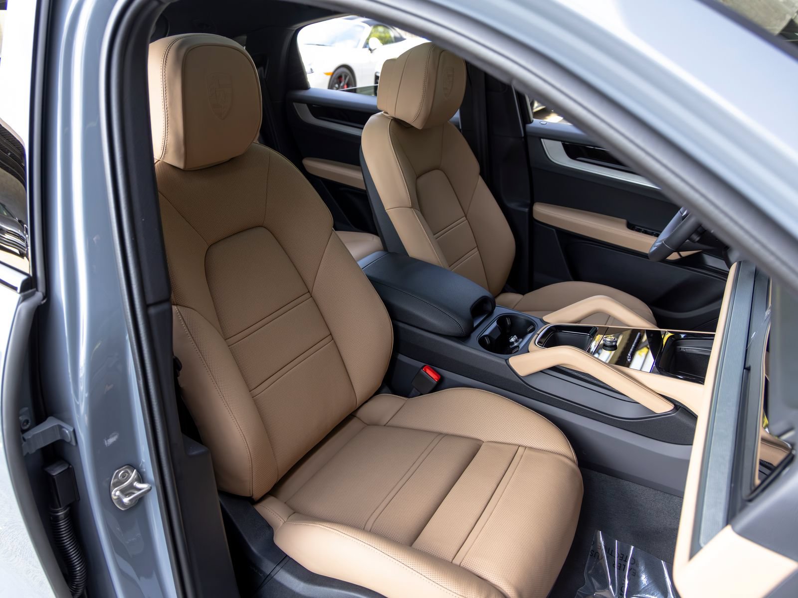 New 2026 Porsche Cayenne Coupe AWD/4WD image 58