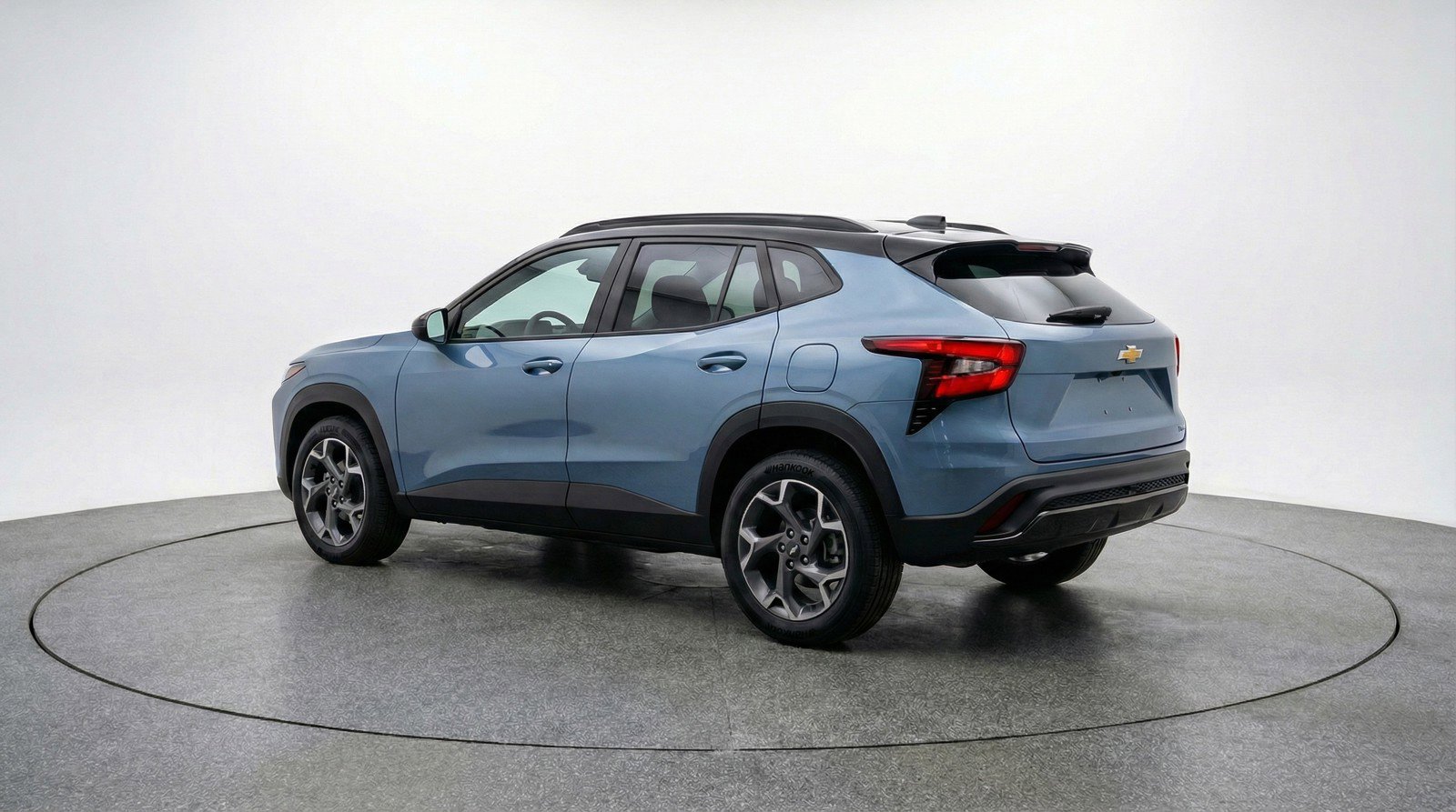 Used 2025 Chevrolet Trax LT FWD image 6