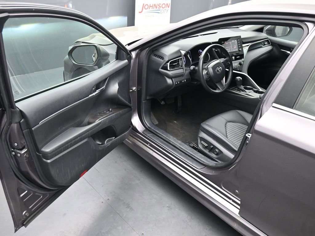 Used 2024 Toyota Camry SE FWD image 16