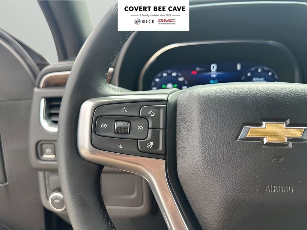 Used 2023 Chevrolet Suburban Premier image 31