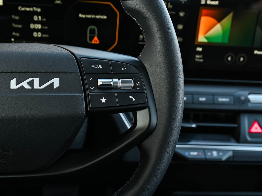 New 2025 Kia K4 EX image 19