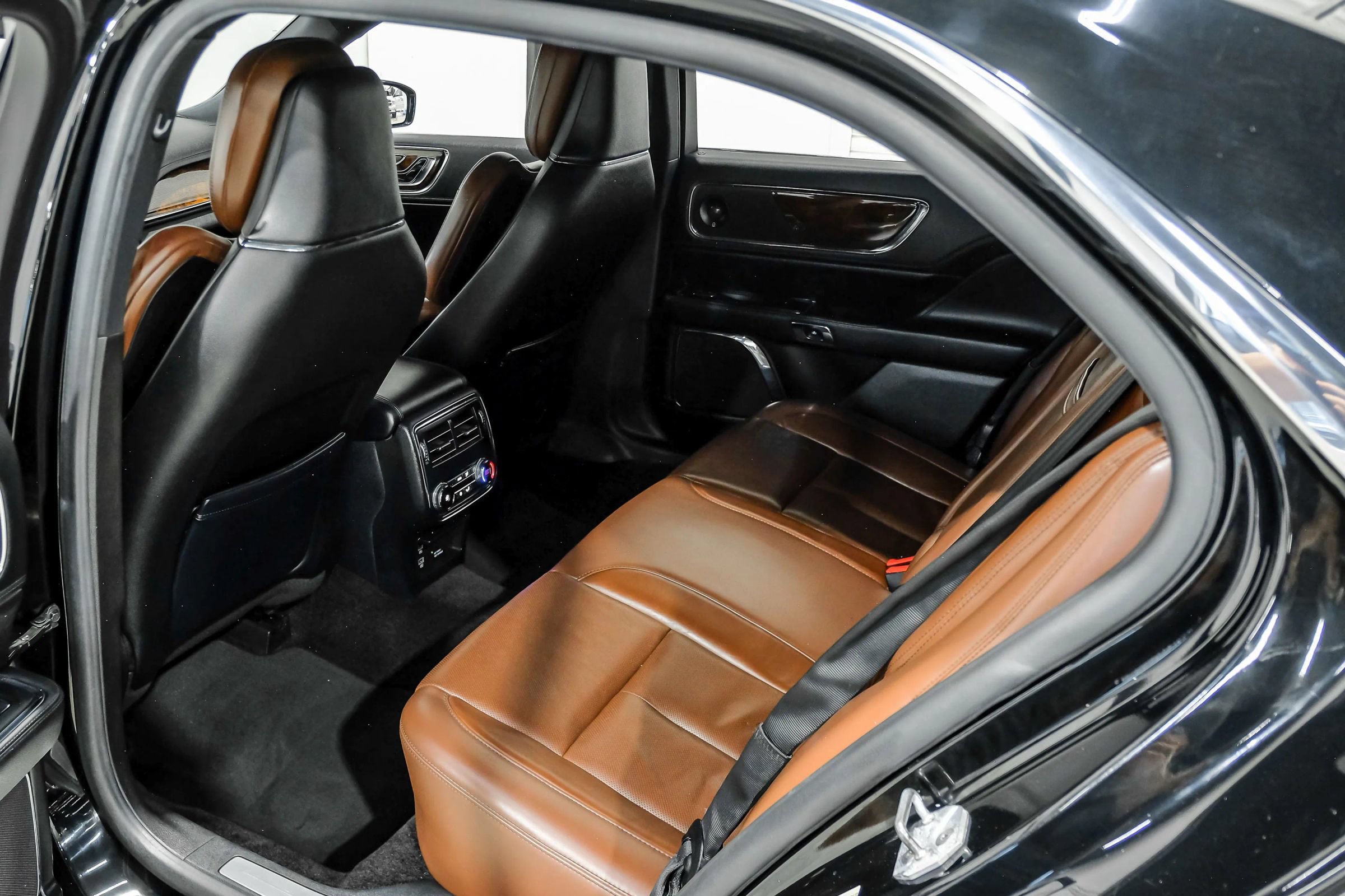 Used 2018 Lincoln Continental Reserve FWD image 41