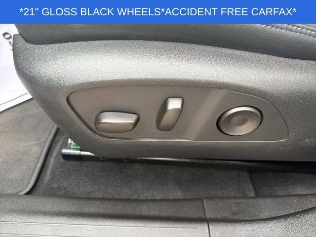 Used 2026 Chevrolet Equinox EV LT w/ LPO, Blackout Package image 24