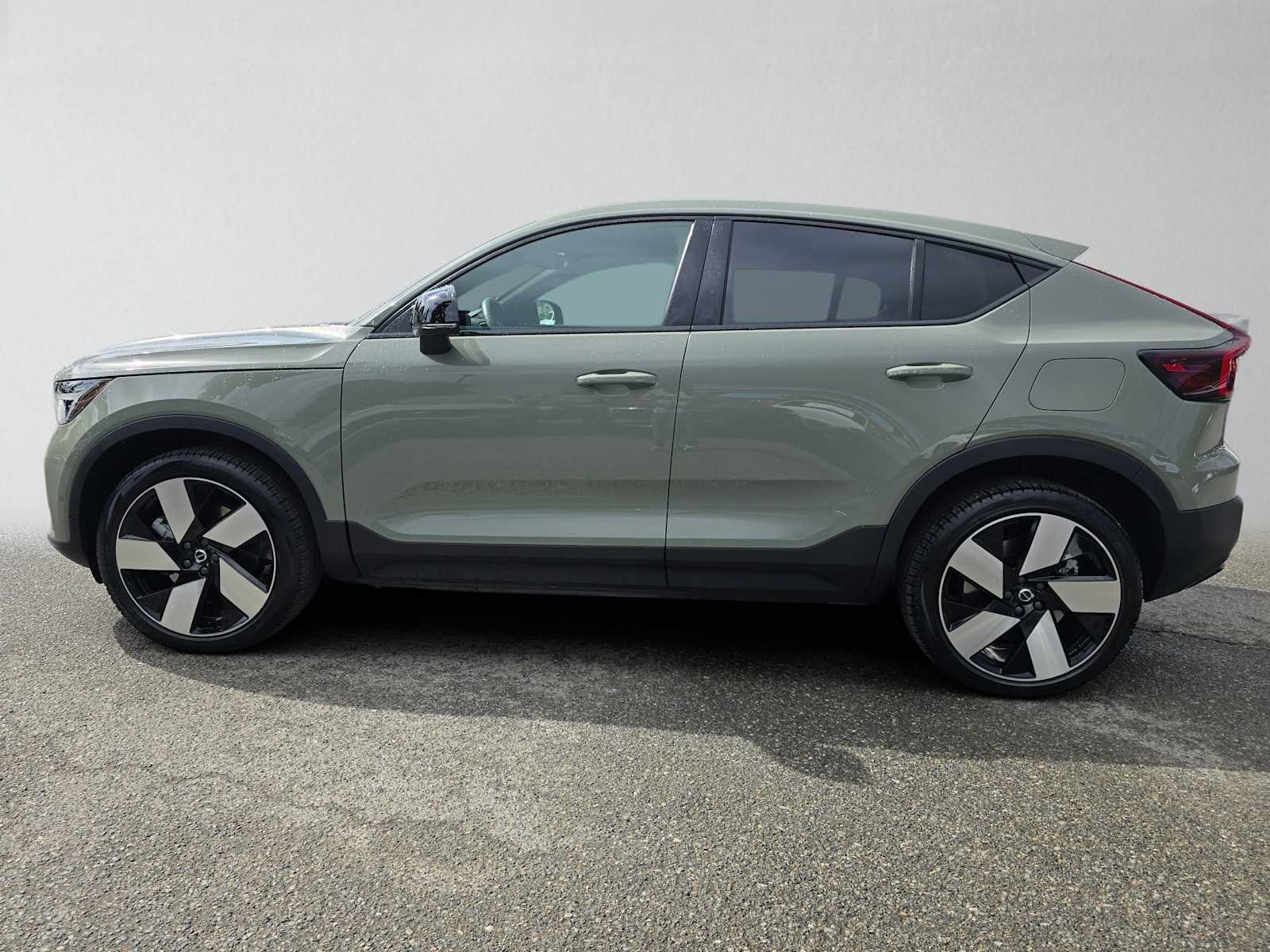 Certified 2023 Volvo C40 P8 Recharge Ultimate w/ Protection Package Premier AWD/4WD image 7