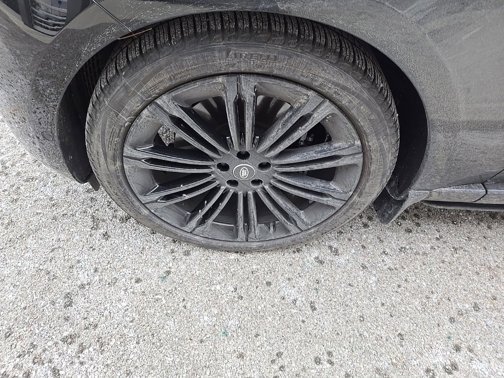 Certified 2023 Land Rover Range Rover SE image 10