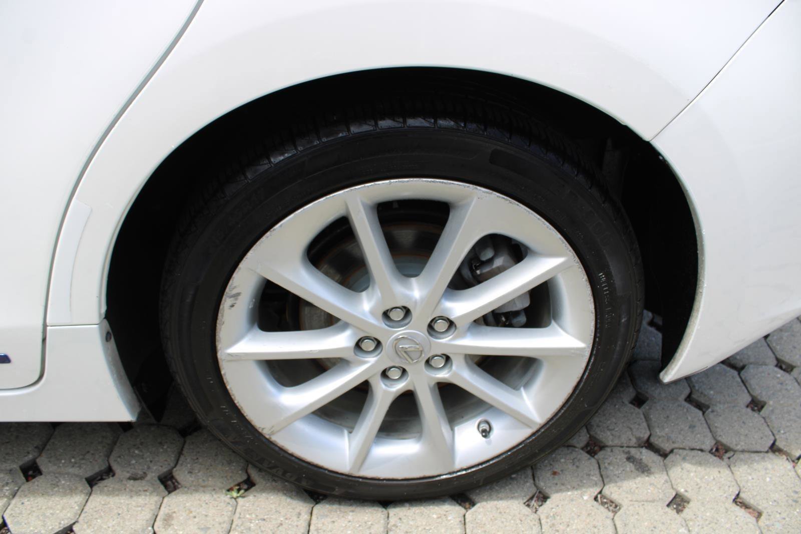 Used 2013 Lexus CT 200h w/ Premium Pkg w/Backup Camera image 12