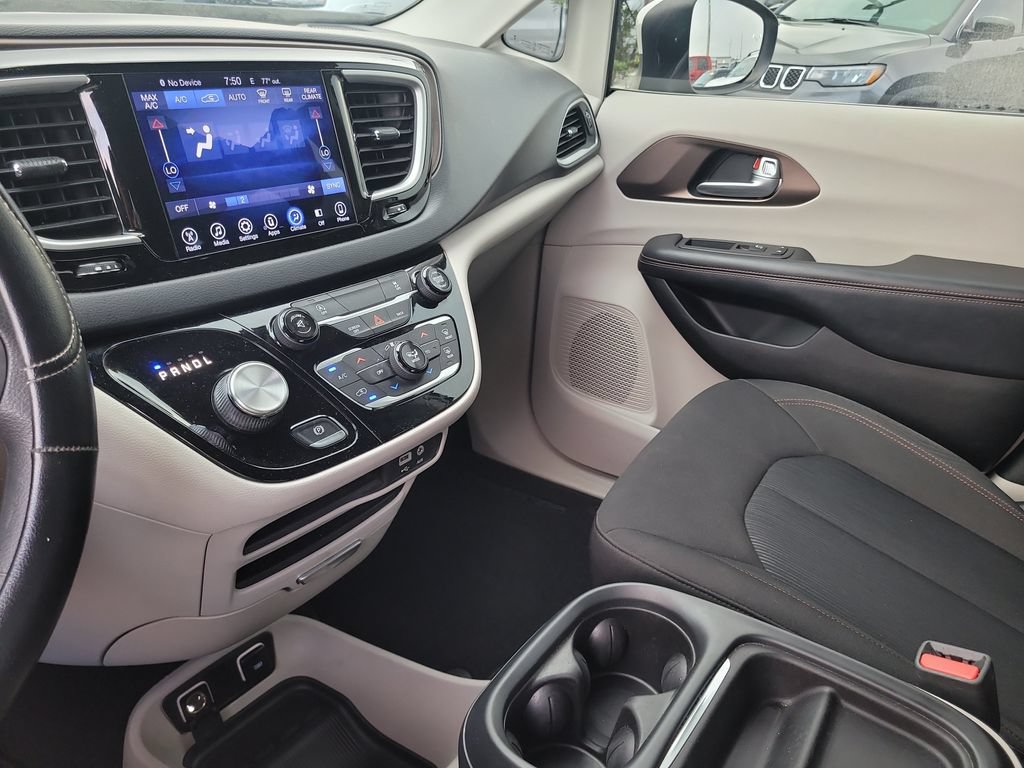 Certified 2017 Chrysler Pacifica Touring Plus w/ Security Group FWD image 23