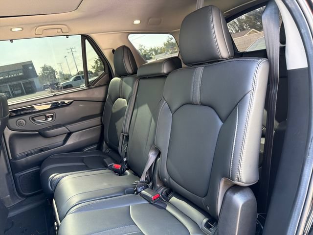 Used 2025 Honda Pilot Touring image 5
