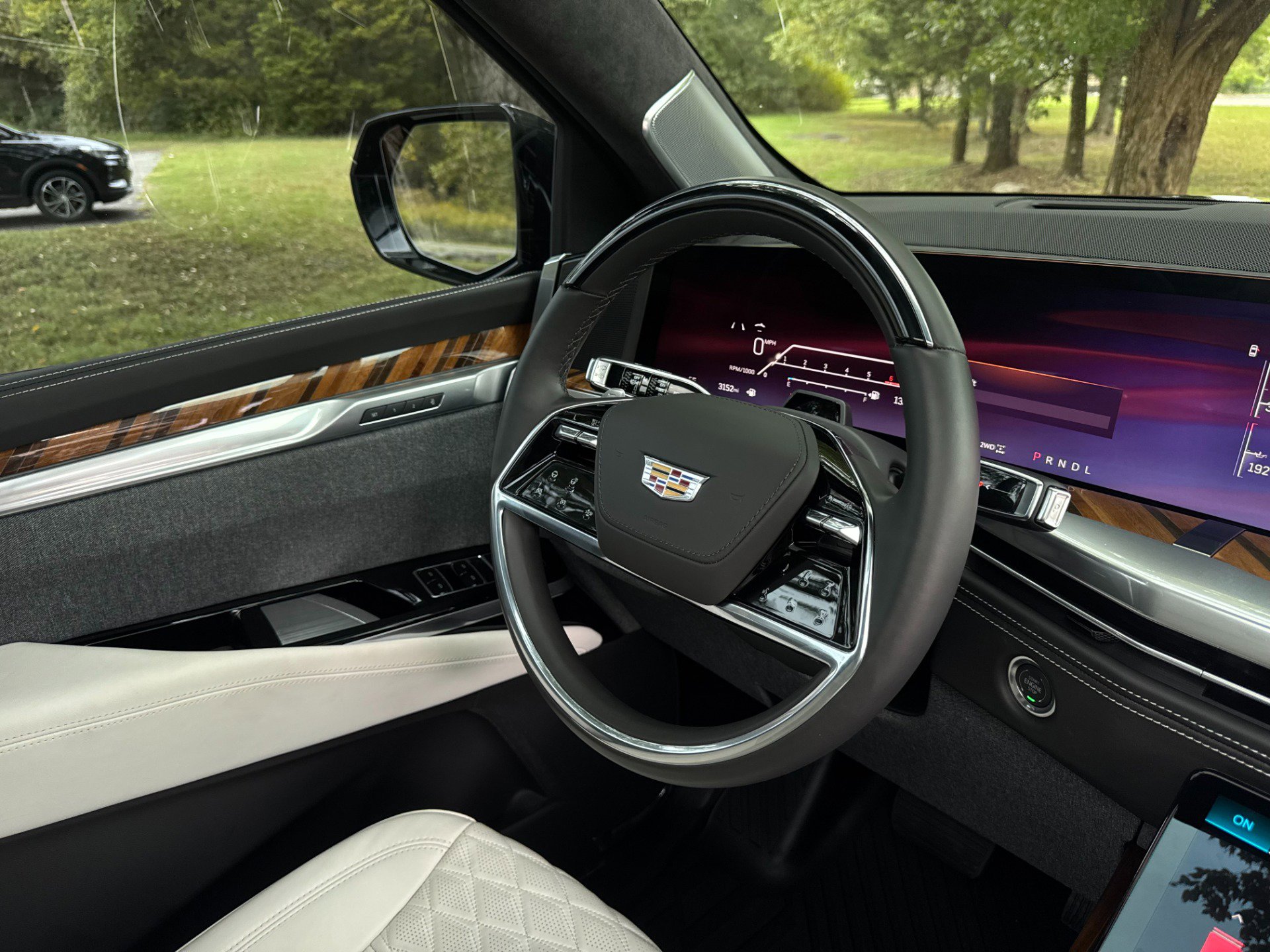 Used 2025 Cadillac Escalade Premium Luxury Platinum image 38