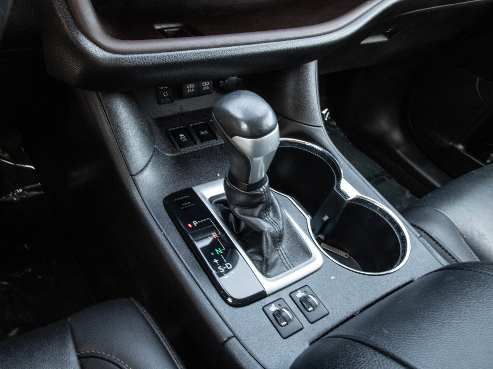 Used 2019 Toyota Highlander XLE AWD/4WD image 24