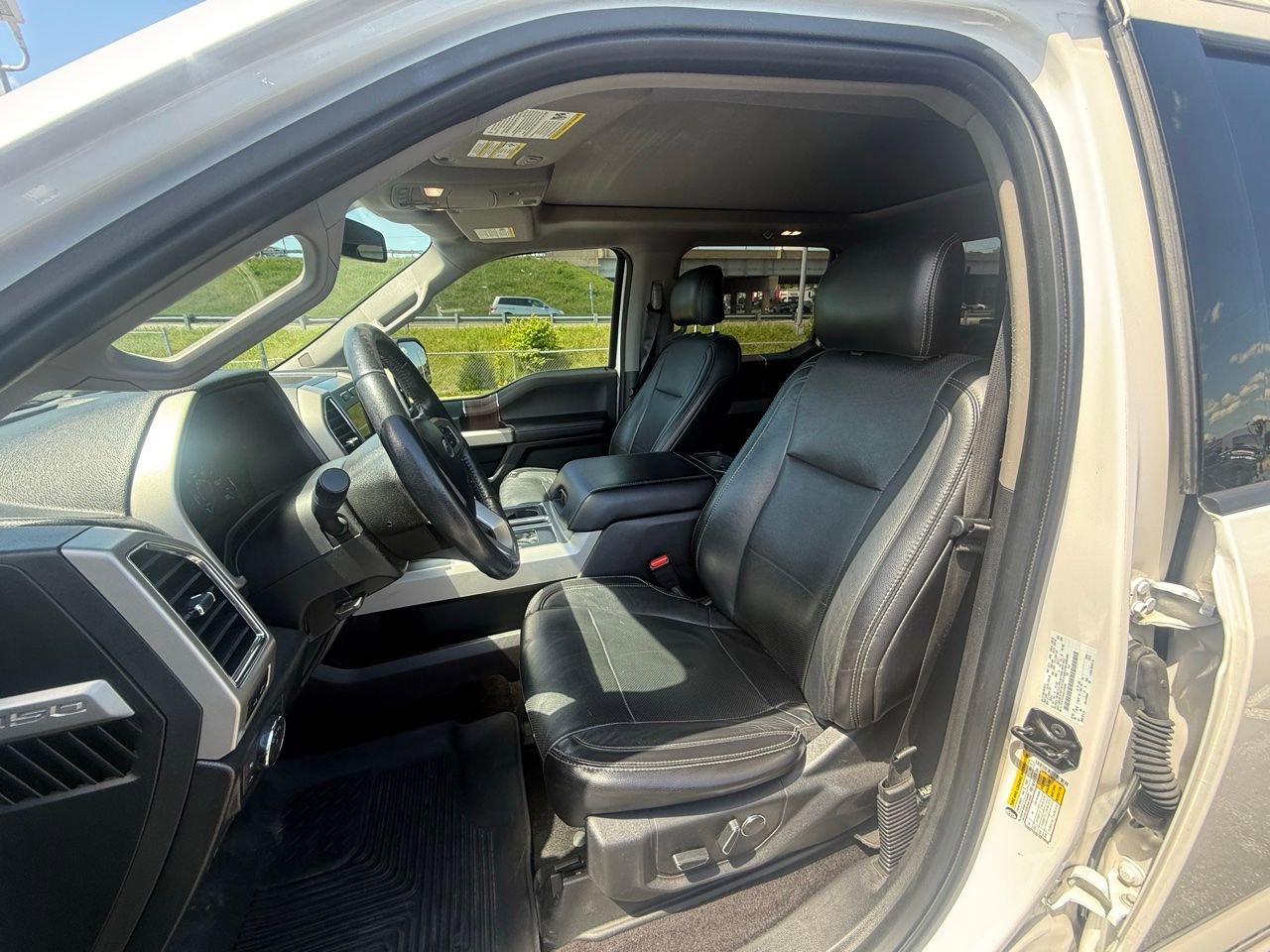 Used 2017 Ford F150 Lariat AWD/4WD image 3