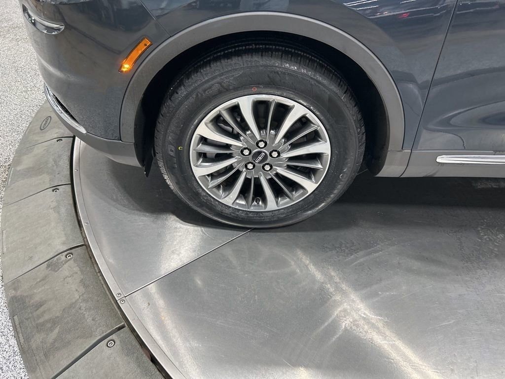 Certified 2022 Lincoln Nautilus Reserve image 33