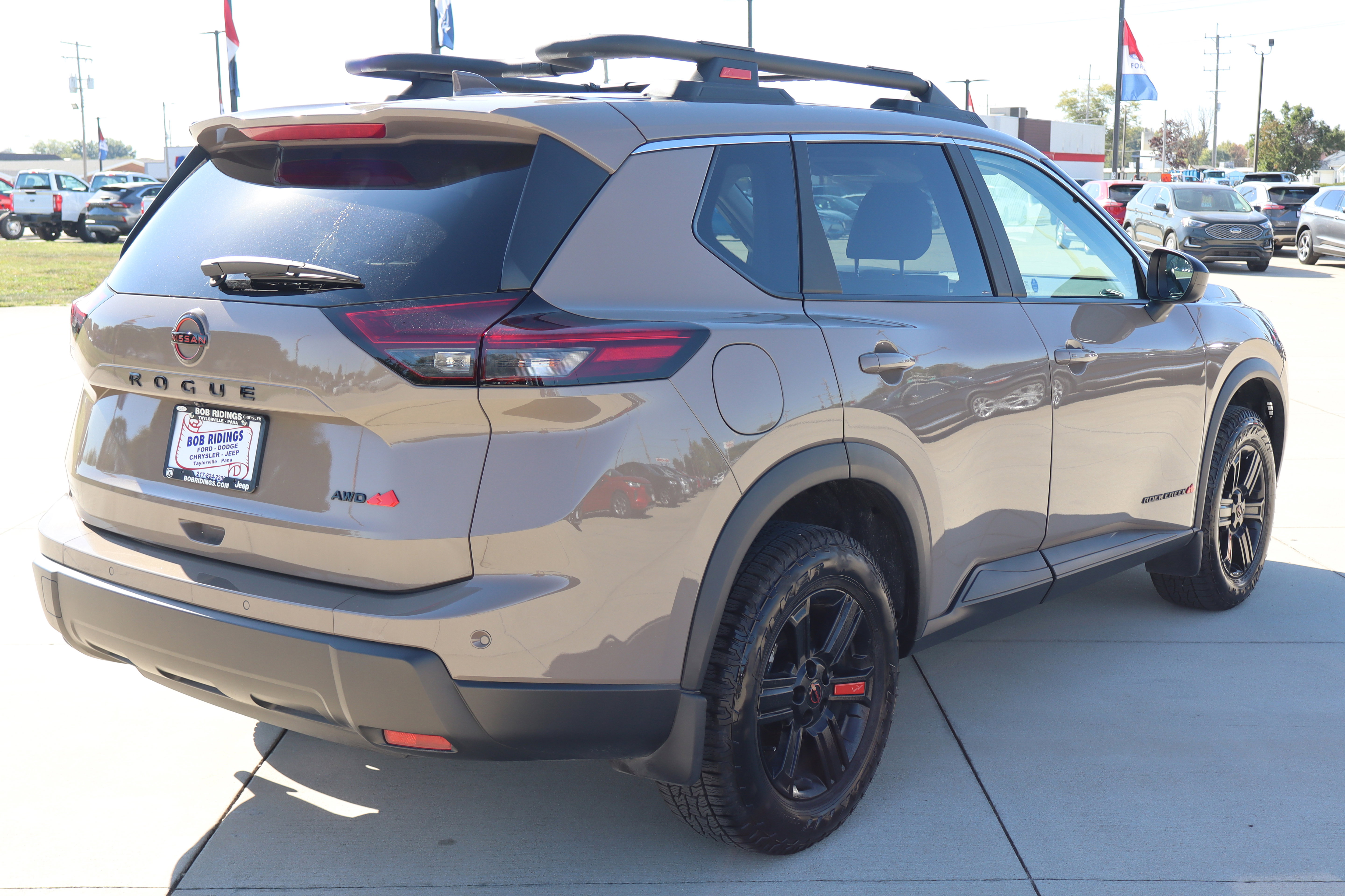 Used 2025 Nissan Rogue SV image 6