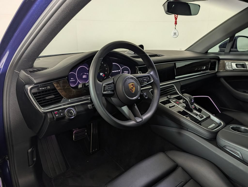 Certified 2022 Porsche Panamera 4 Executive AWD/4WD image 4