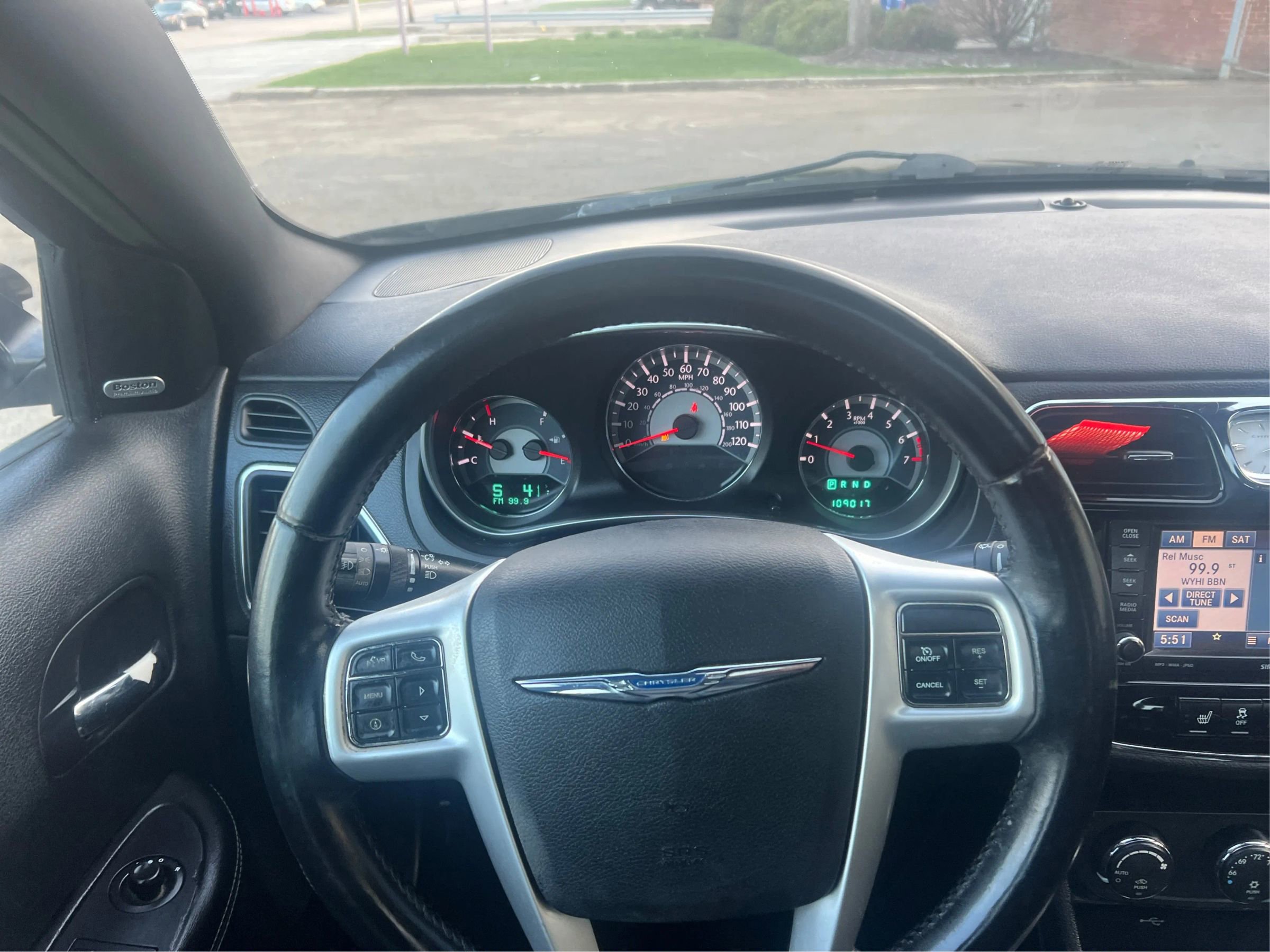 Used 2011 Chrysler 200 Limited FWD image 20