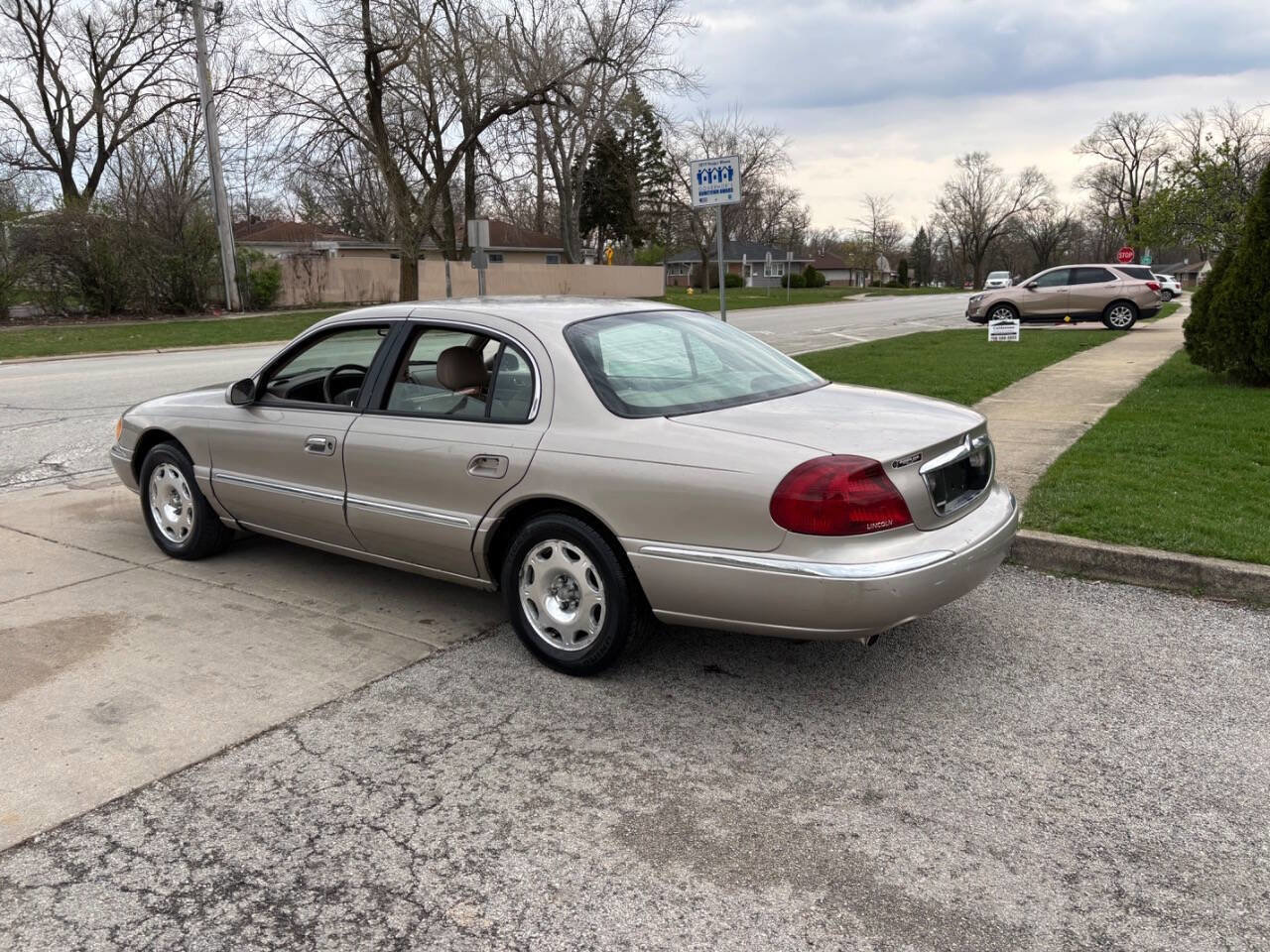 Used 1999 Lincoln Continental image 15