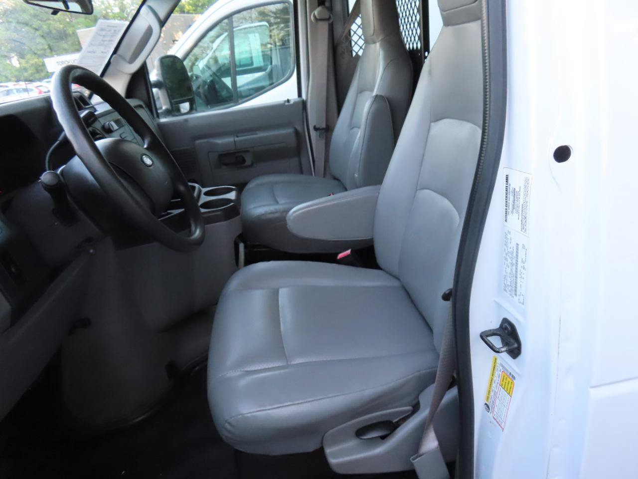 Used 2014 Ford E-150 and Econoline 150 RWD image 14