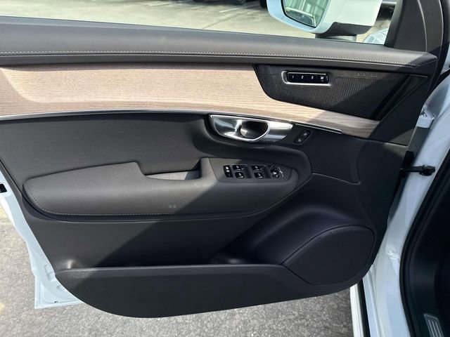New 2026 Volvo XC90 B6 Plus w/ Protection Package Premier image 19