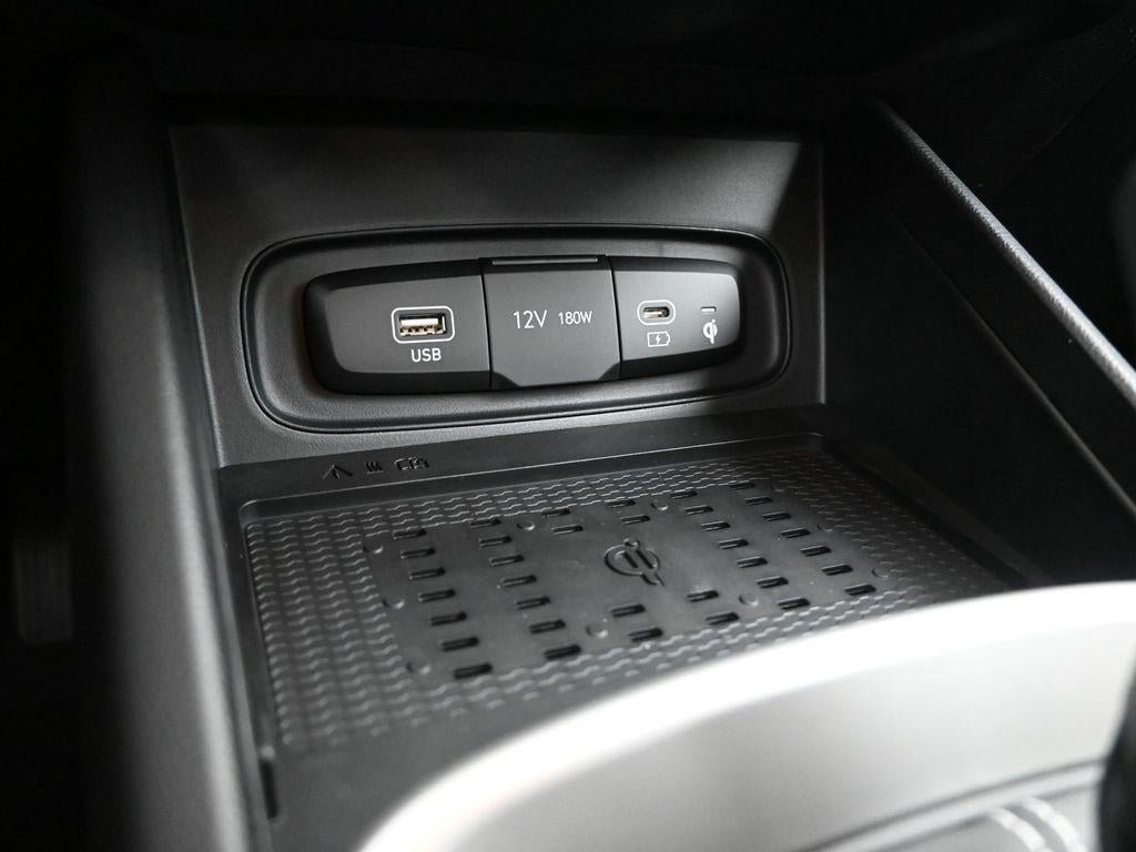 New 2026 Hyundai Venue SEL FWD image 17