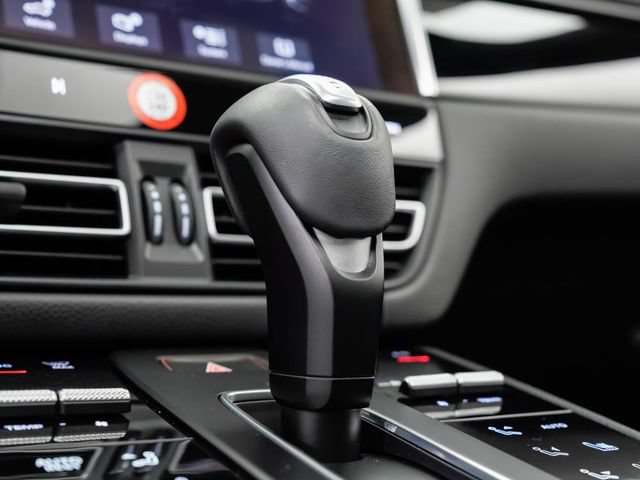 Certified 2023 Porsche Macan S AWD/4WD image 21
