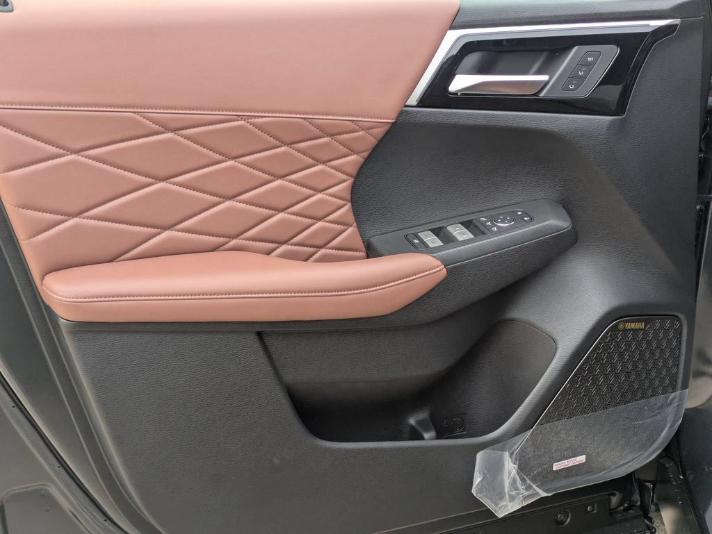 New 2026 Mitsubishi Outlander SEL FWD image 11