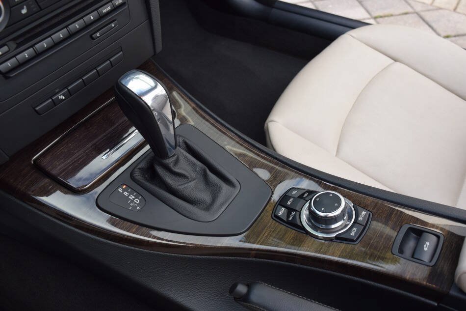 Used 2013 BMW 328i Convertible RWD image 59