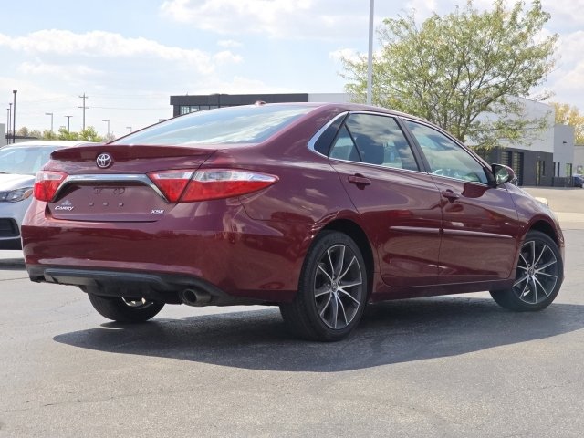 Used 2017 Toyota Camry XSE image 10