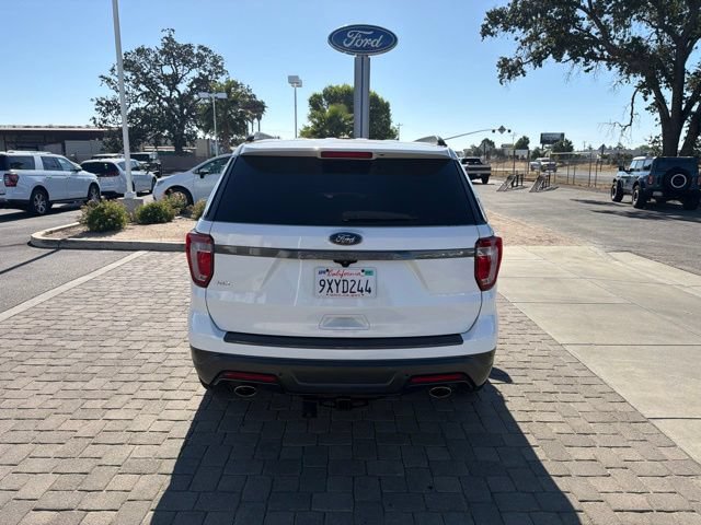 Used 2018 Ford Explorer XLT w/ Equipment Group 202A FWD image 4