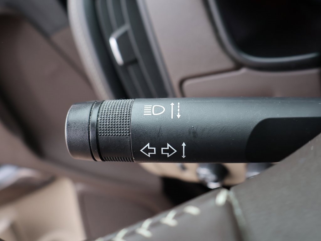 Used 2016 GMC Canyon SLE w/ SLE Convenience Package image 39