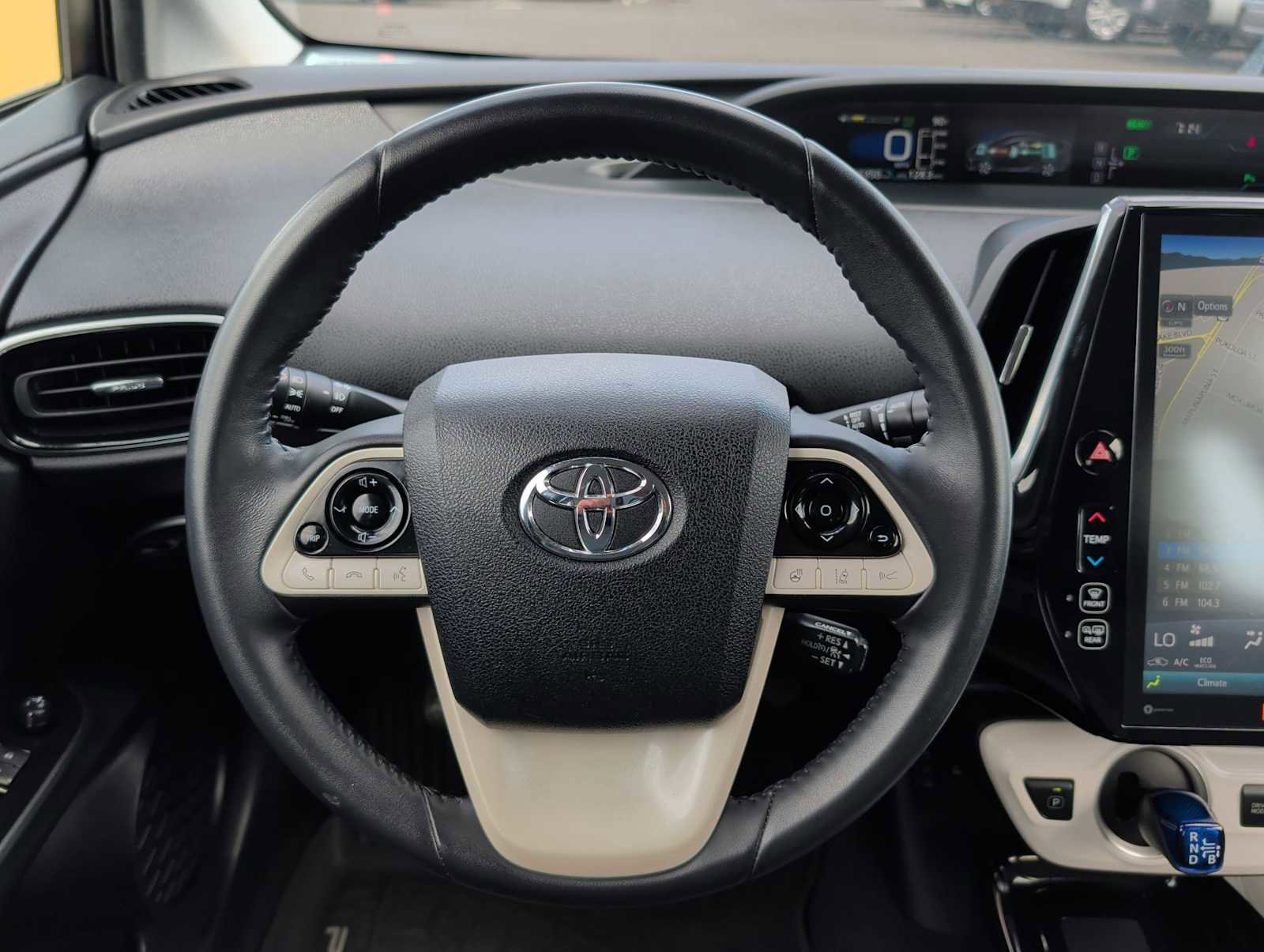 Used 2017 Toyota Prius Prime Advanced image 12