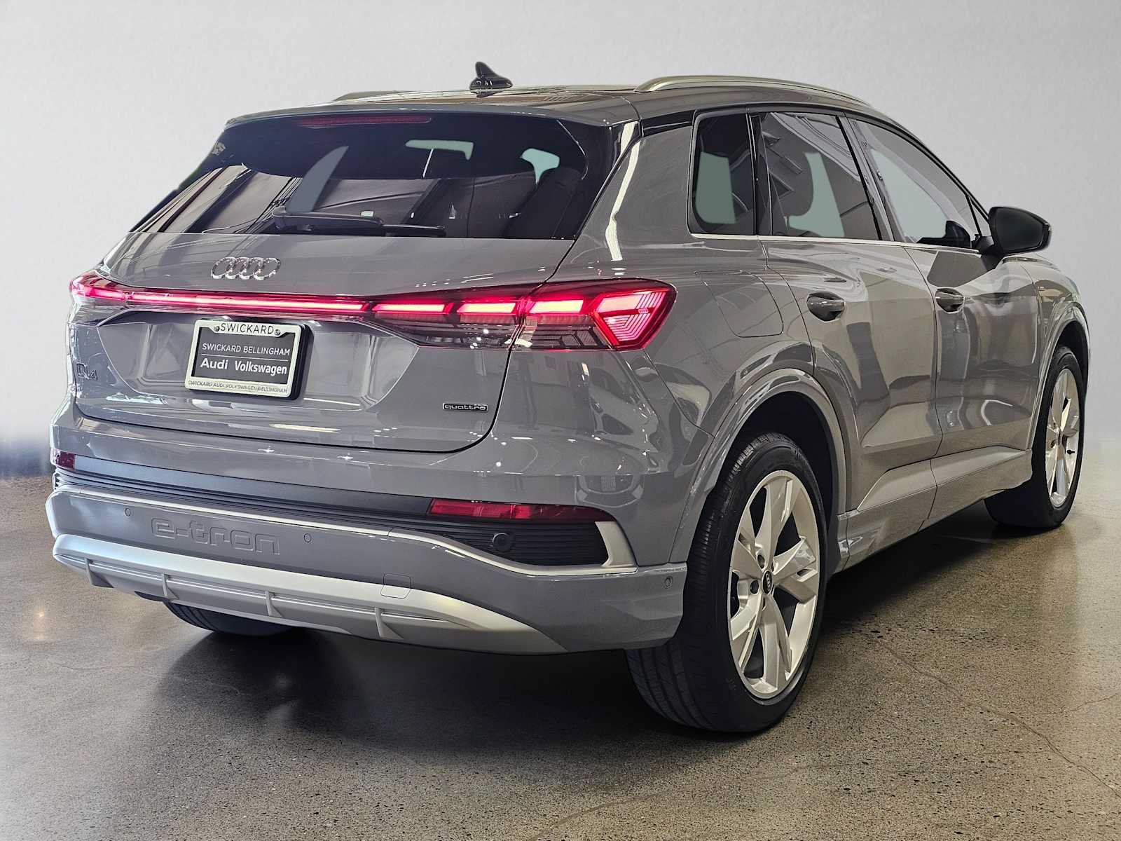 Used 2023 Audi Q4 e-tron Prestige AWD/4WD image 3