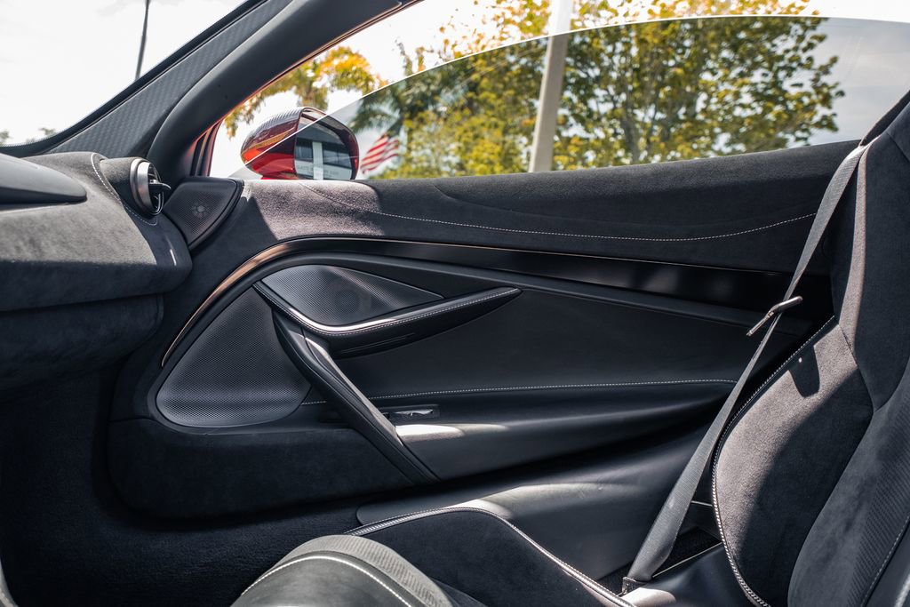 Used 2021 McLaren 720S Performance RWD image 32