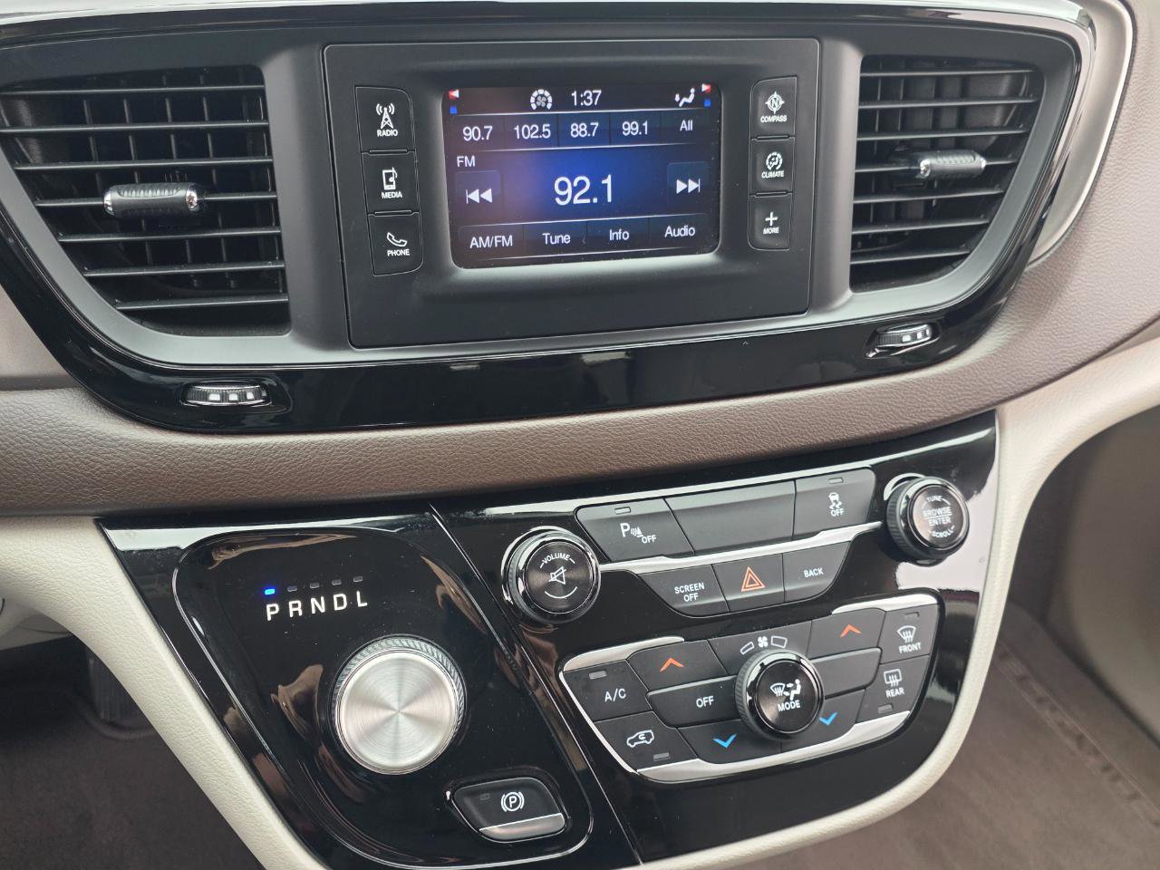 Used 2017 Chrysler Pacifica LX w/ Tire & Wheel Group image 6