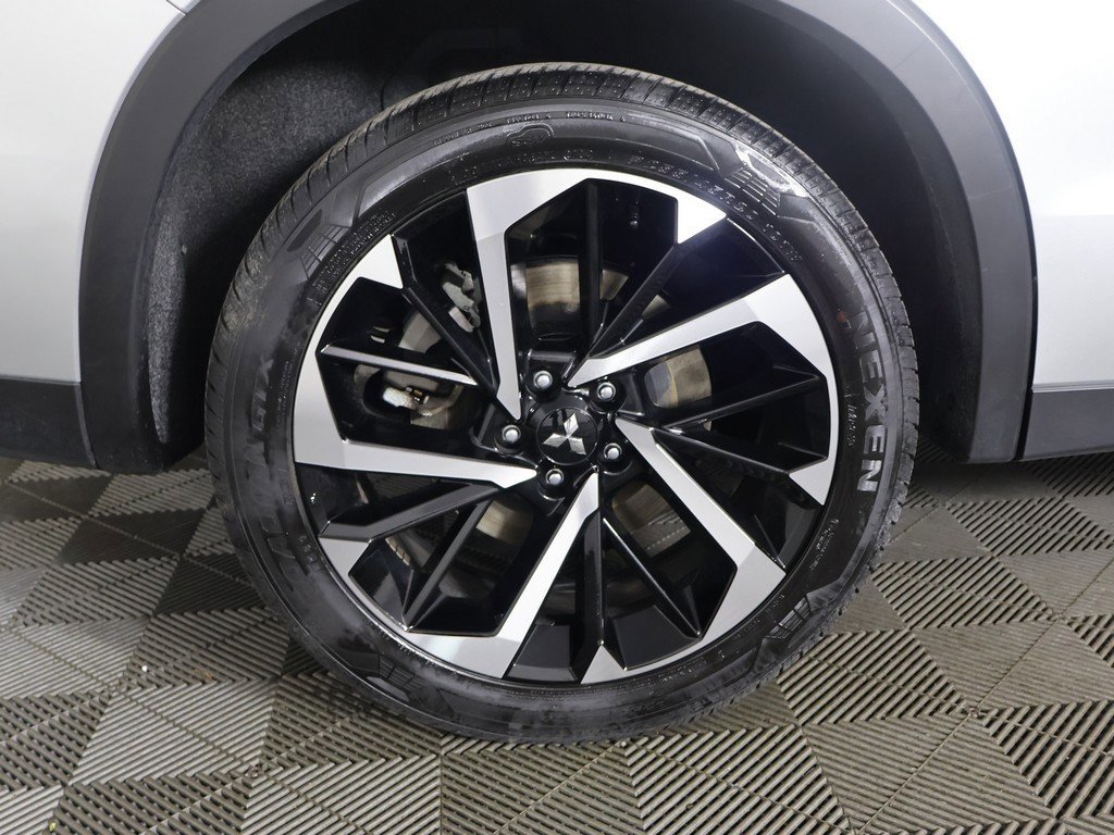 Used 2024 Mitsubishi Outlander SE Black Edition image 23