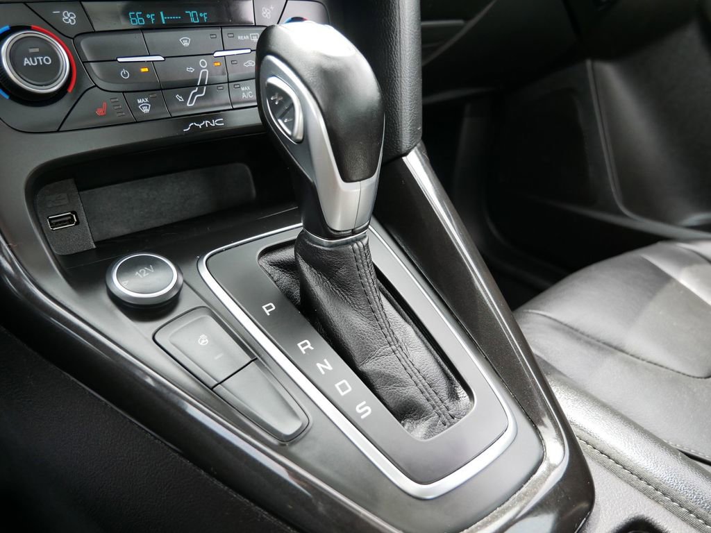 Used 2017 Ford Focus Titanium image 21