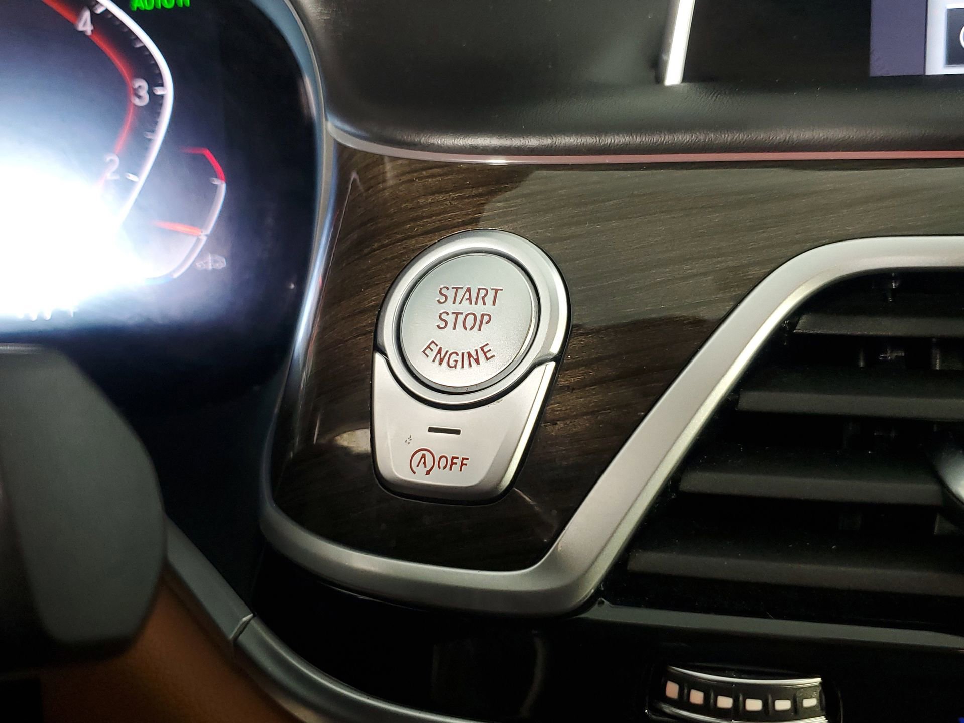 Used 2022 BMW 750i xDrive w/ Executive Package image 44