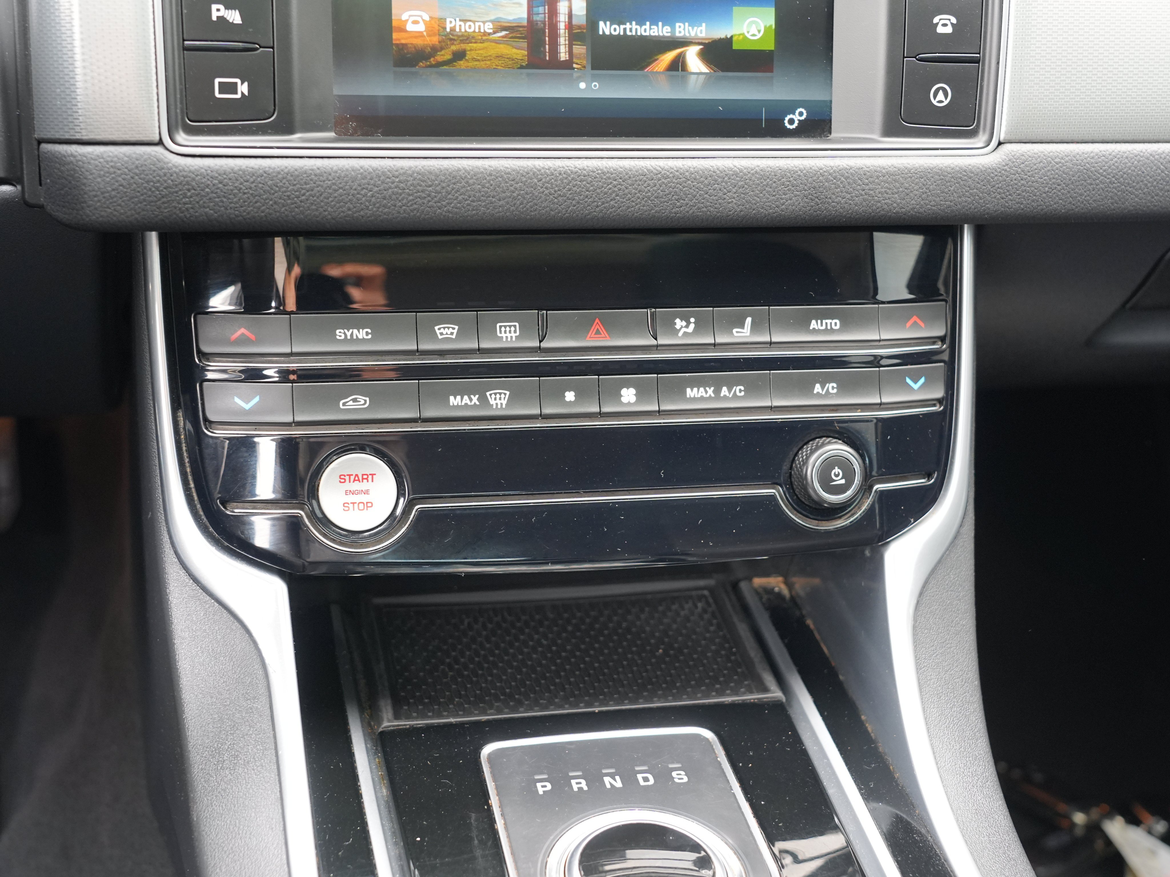 Used 2018 Jaguar XF Premium AWD/4WD image 24