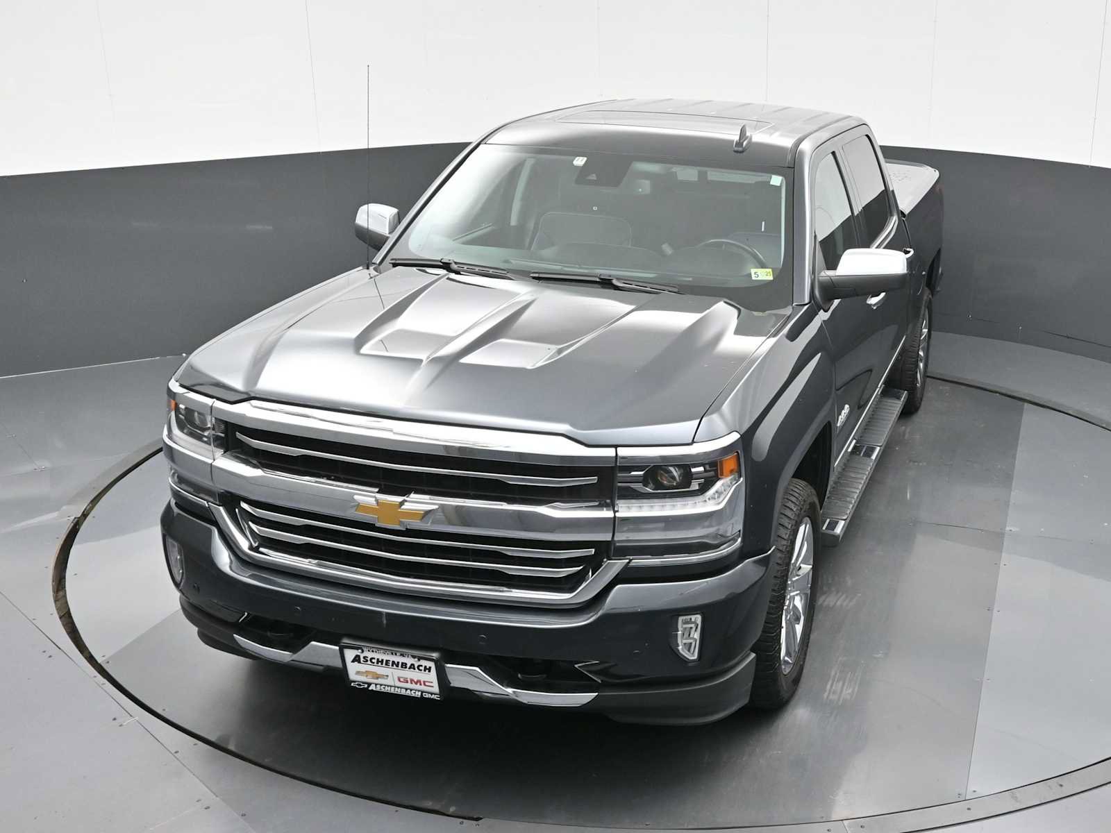Used 2018 Chevrolet Silverado 1500 High Country image 17